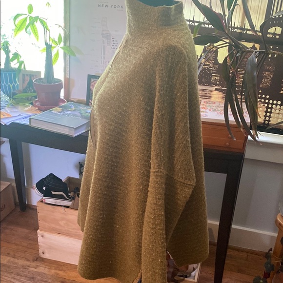 Free People Sweater with Zip back - Picture 4 of 4